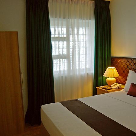 Capitol Central Hotel And Suites Cebu Exterior photo