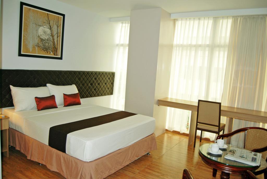 Capitol Central Hotel And Suites Cebu Exterior photo