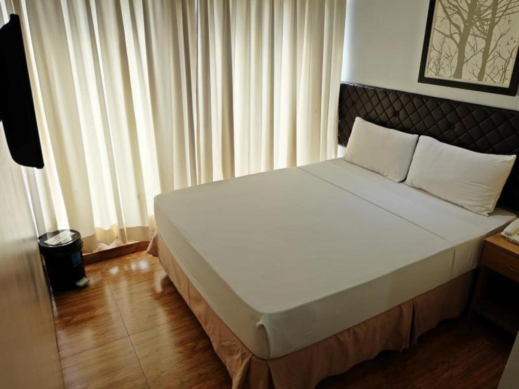 Capitol Central Hotel And Suites Cebu Exterior photo