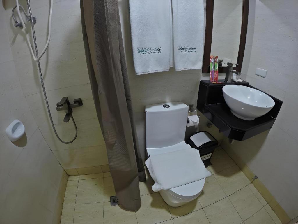 Capitol Central Hotel And Suites Cebu Exterior photo