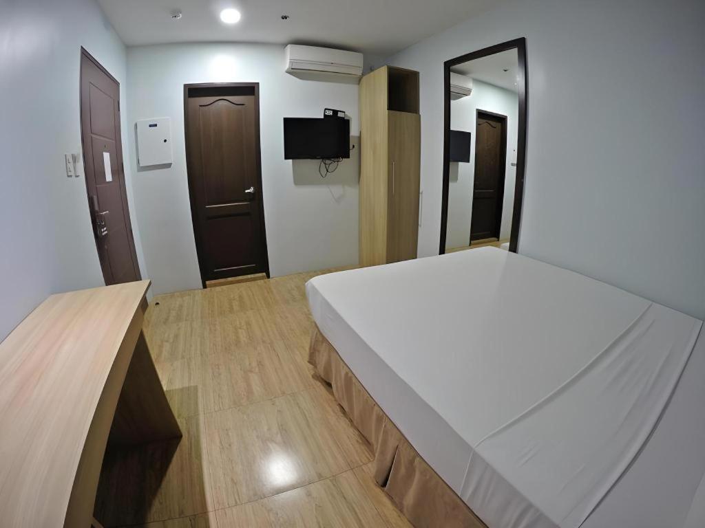 Capitol Central Hotel And Suites Cebu Exterior photo