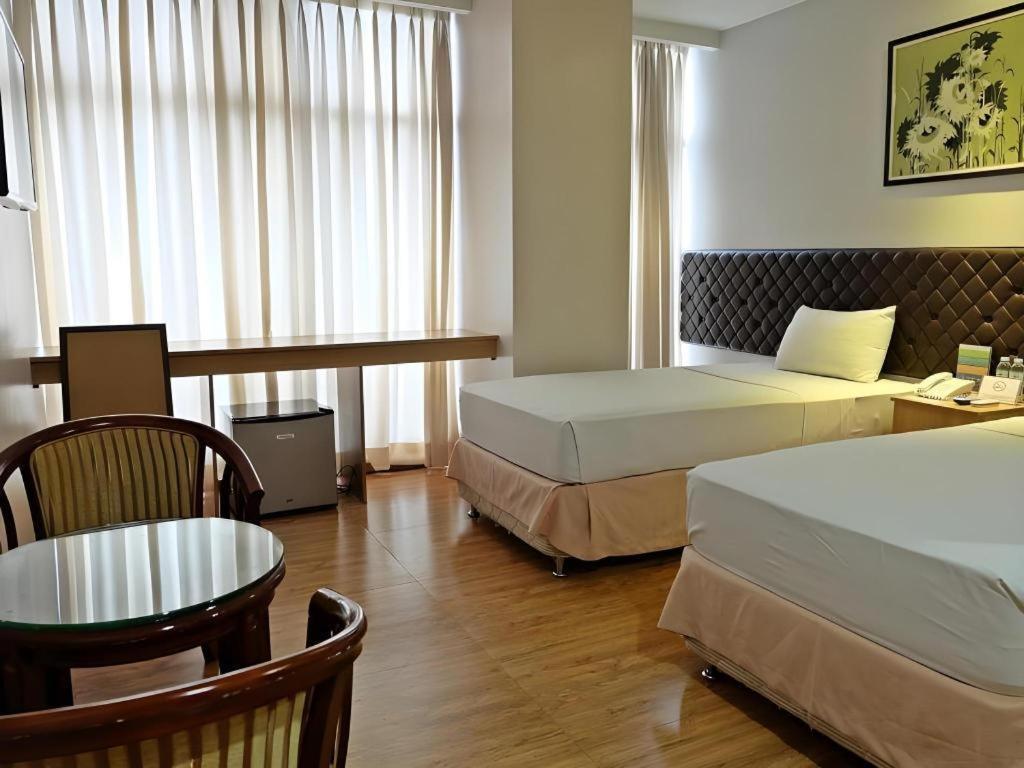 Capitol Central Hotel And Suites Cebu Exterior photo