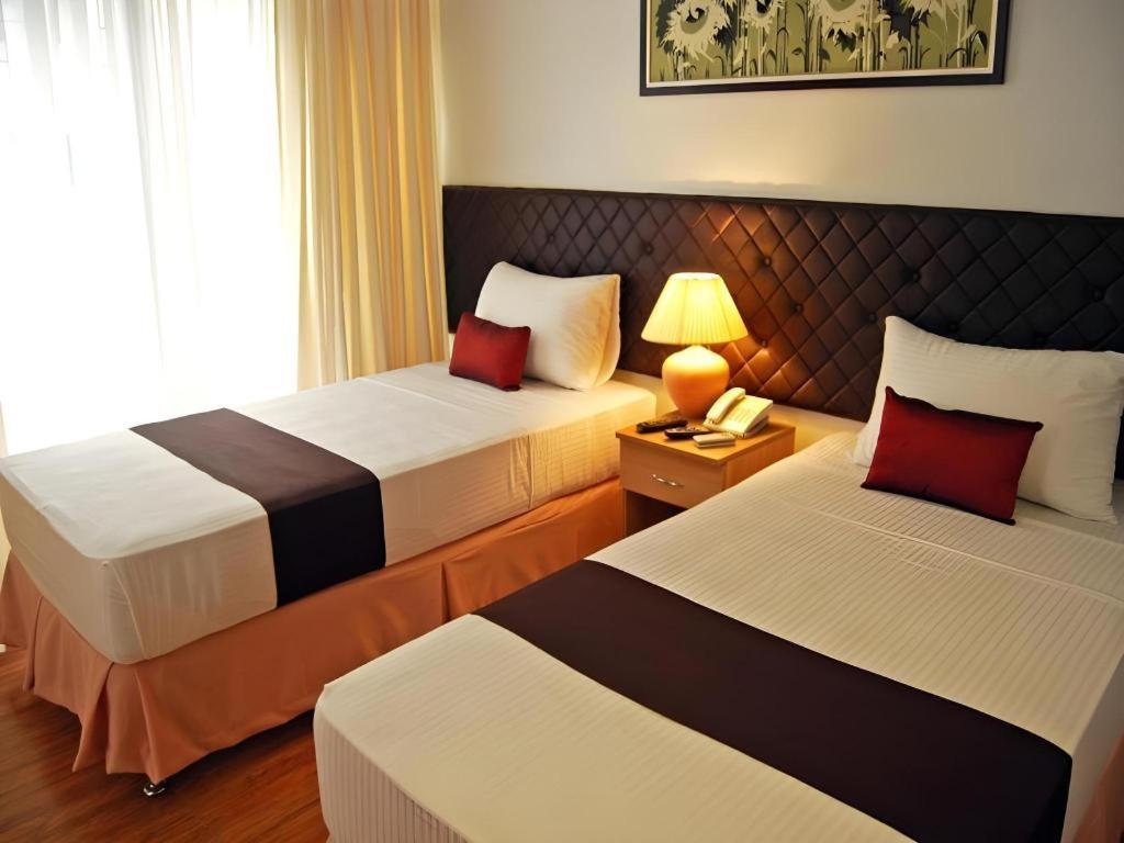 Capitol Central Hotel And Suites Cebu Exterior photo